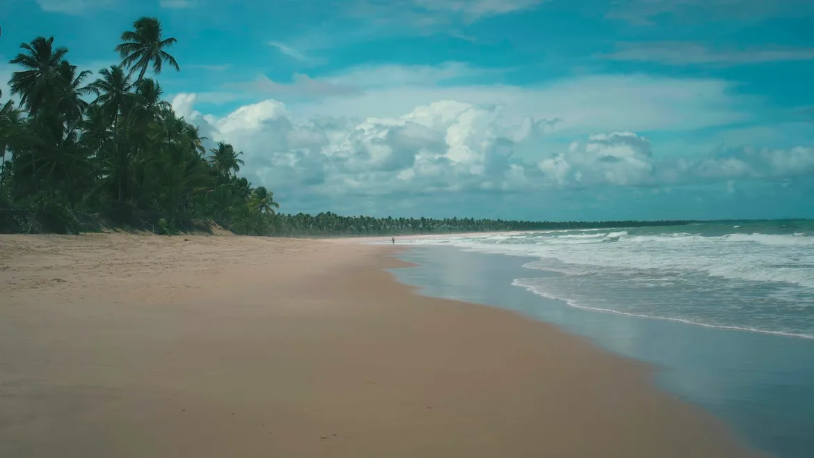 Praia do litoral sul paulista, onde fica a Colônia de Férias da AES